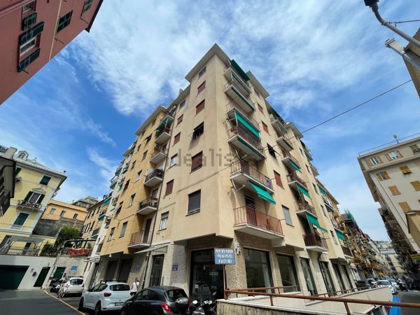 appartamento in vendita a Genova in zona Sestri Ponente