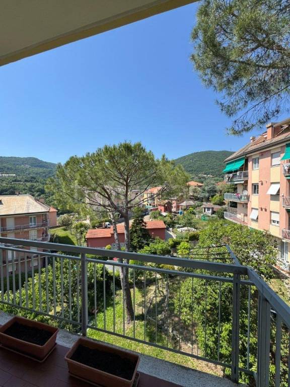 appartamento in vendita a Genova in zona Molassana