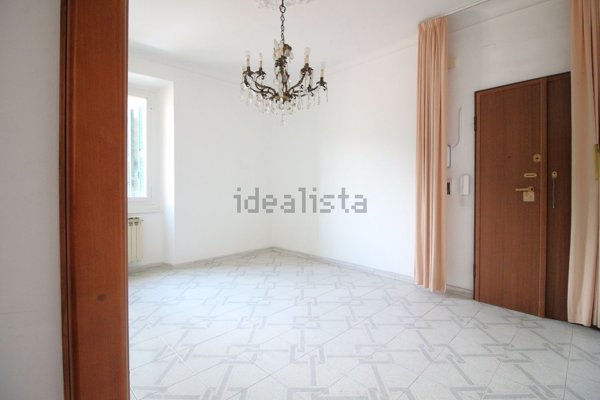 appartamento in vendita a Genova in zona Rivarolo