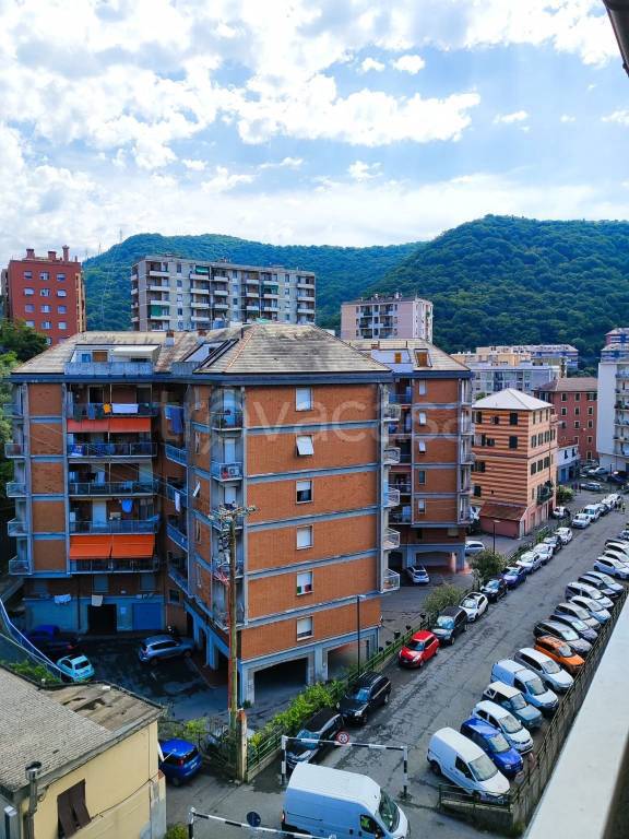 appartamento in vendita a Genova in zona Molassana
