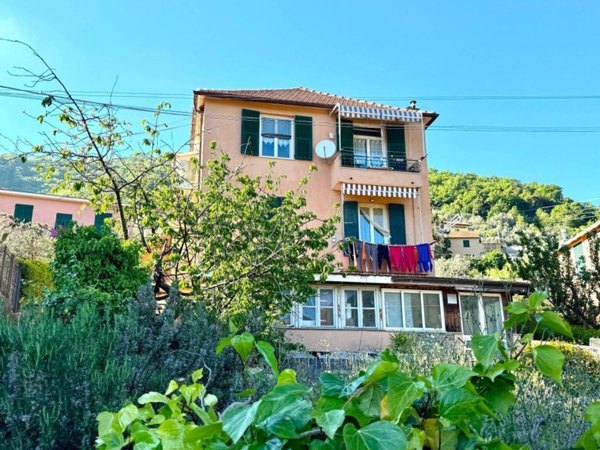 appartamento in vendita a Genova in zona Bavari