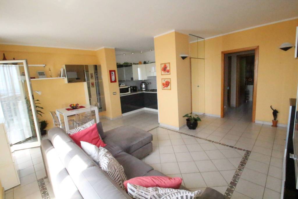 appartamento in vendita a Genova in zona Palmaro / Pra'