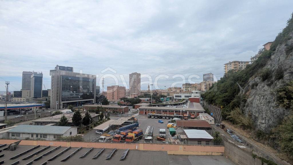 appartamento in vendita a Genova in zona Sampierdarena