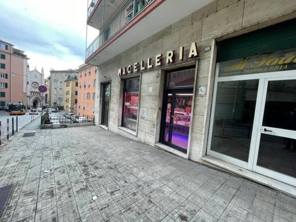 negozio in vendita a Genova in zona Sampierdarena