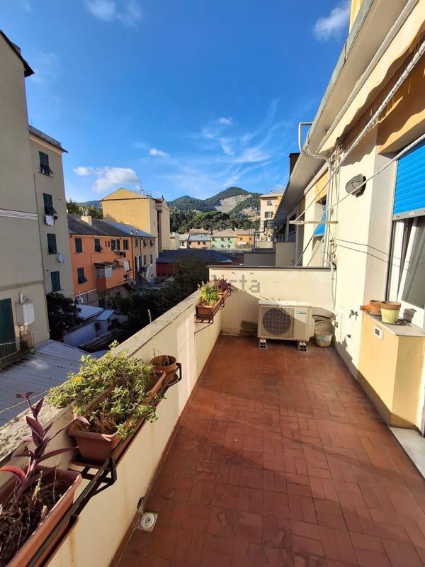 appartamento in vendita a Genova in zona Sestri Ponente