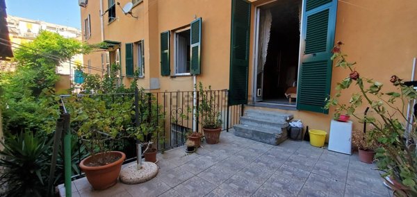 appartamento in vendita a Genova in zona Sestri Ponente