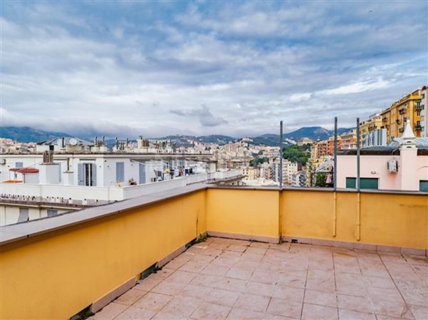 appartamento in vendita a Genova in zona Foce