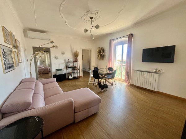 appartamento in vendita a Genova in zona Sestri Ponente