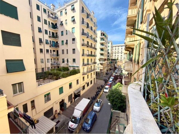 appartamento in vendita a Genova in zona Foce