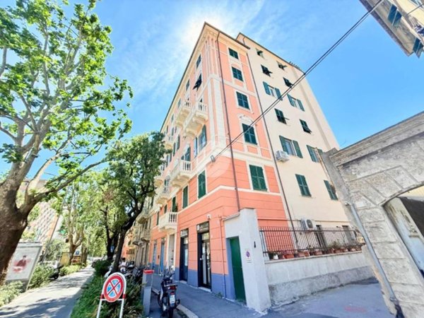appartamento in vendita a Genova in zona Sestri Ponente