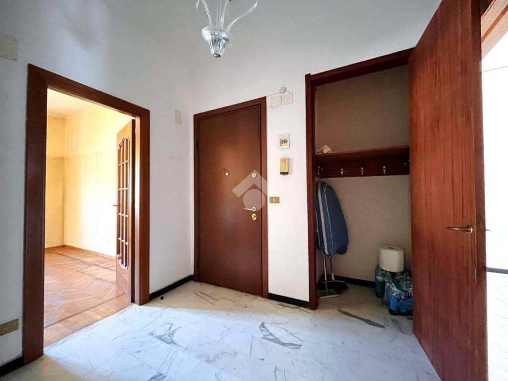 appartamento in vendita a Genova in zona Lagaccio / Granarolo