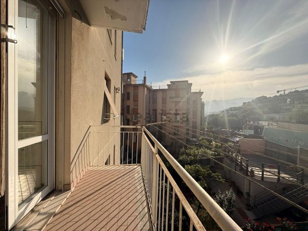 appartamento in vendita a Genova in zona Sestri Ponente