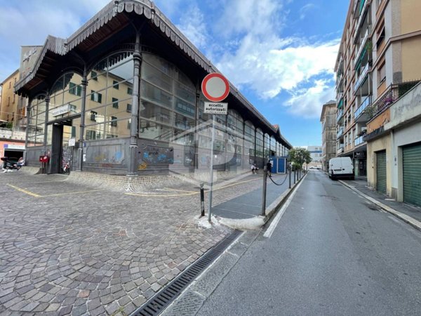 appartamento in vendita a Genova in zona Sestri Ponente