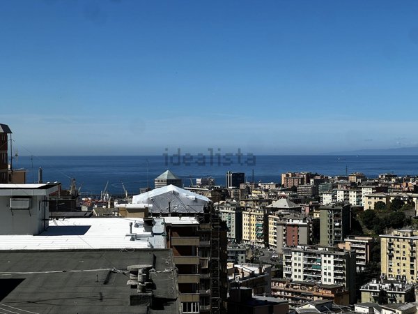 appartamento in vendita a Genova in zona Oregina