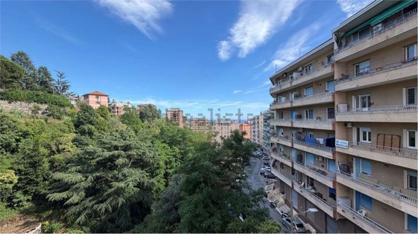 appartamento in vendita a Genova in zona Sestri Ponente