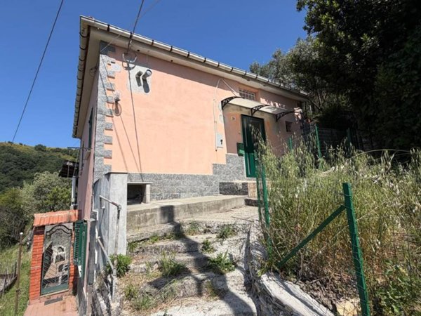casa indipendente in vendita a Genova in zona Struppa