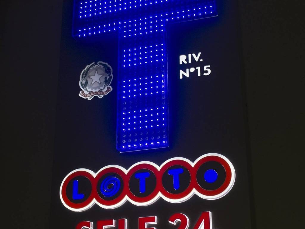 negozio in vendita a Genova in zona Foce