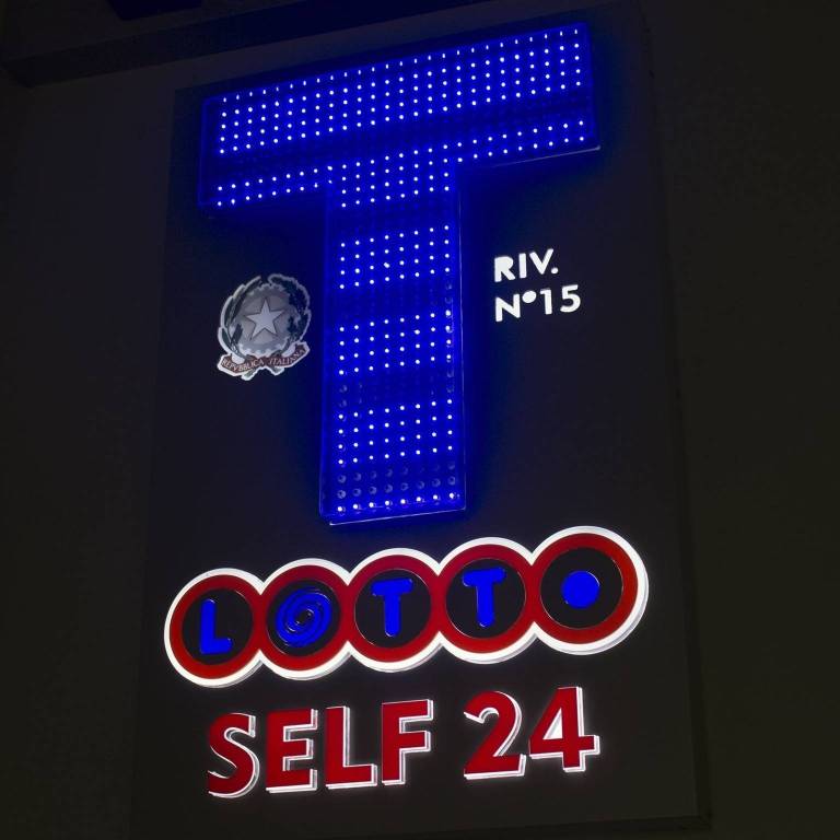 negozio in vendita a Genova in zona Foce