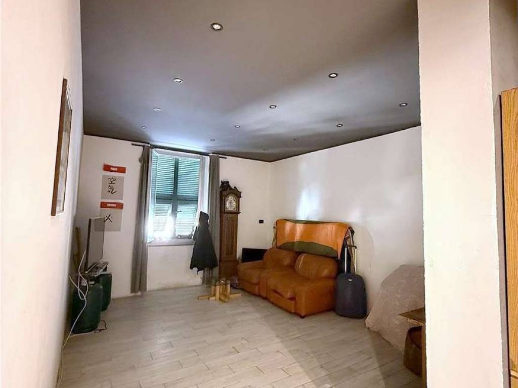 appartamento in vendita a Genova in zona Marassi