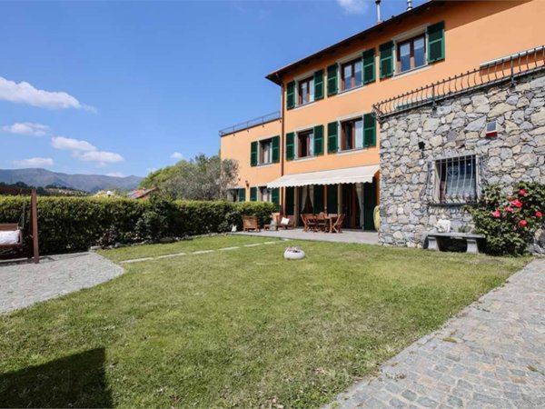 casa indipendente in vendita a Genova in zona Pontedecimo