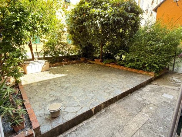 appartamento in vendita a Genova in zona Sestri Ponente