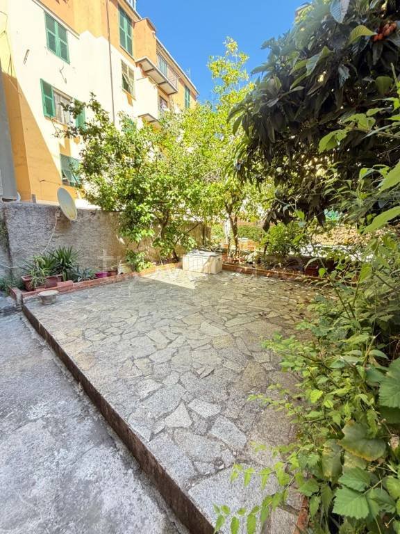 appartamento in vendita a Genova in zona Sestri Ponente