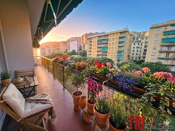 appartamento in vendita a Genova in zona Sestri Ponente