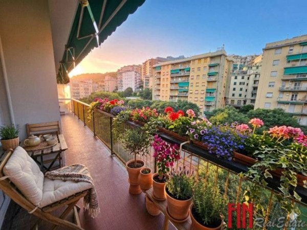 appartamento in vendita a Genova in zona Sestri Ponente