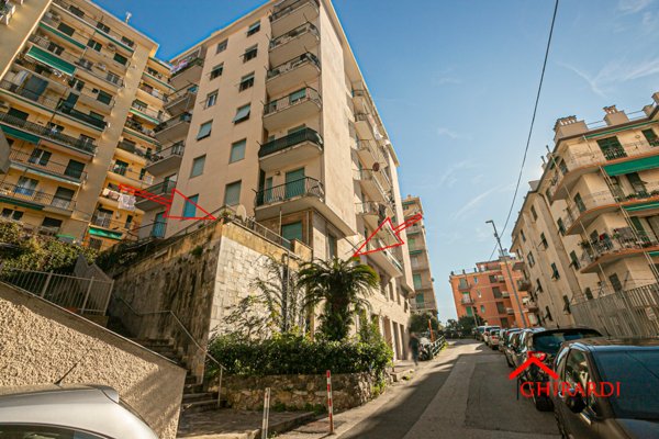appartamento in vendita a Genova in zona Sestri Ponente
