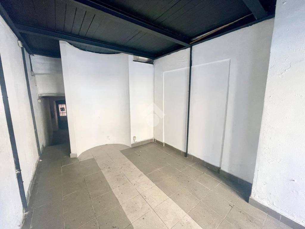 negozio in vendita a Genova in zona Foce