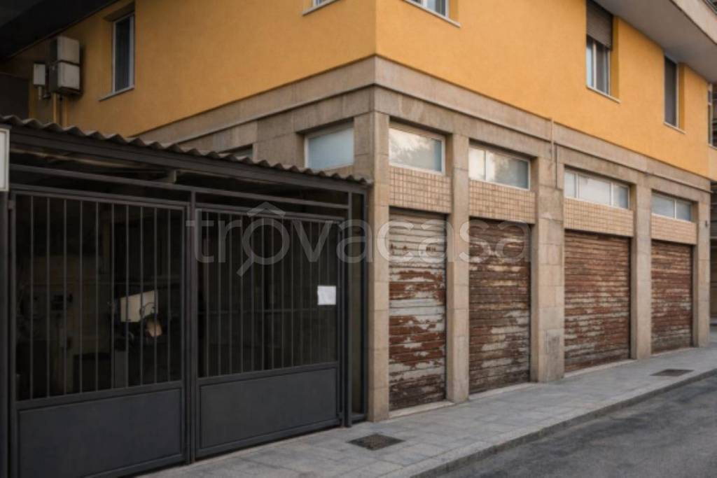 negozio in vendita a Genova in zona Staglieno