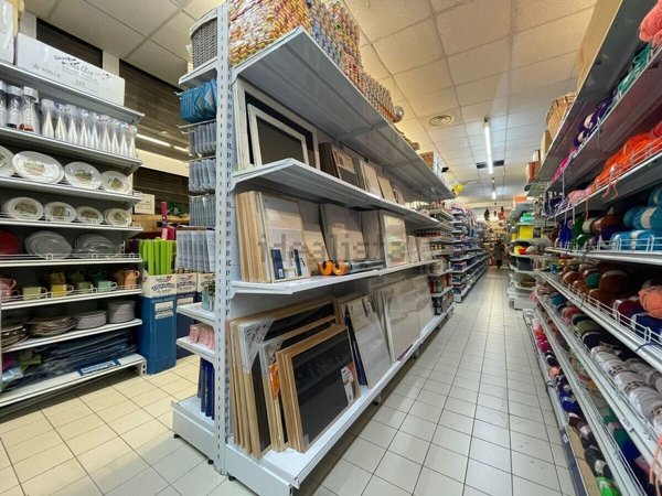 locale commerciale in vendita a Genova in zona San Martino