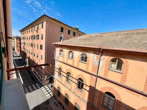appartamento in vendita a Genova in zona Sestri Ponente