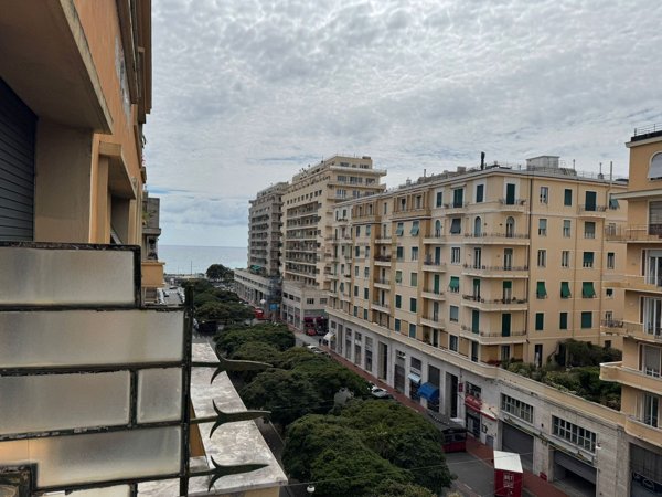 appartamento in vendita a Genova in zona Foce