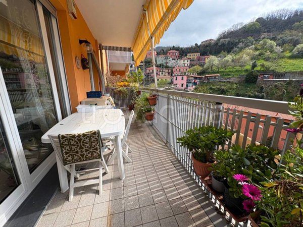 appartamento in vendita a Genova in zona Rivarolo