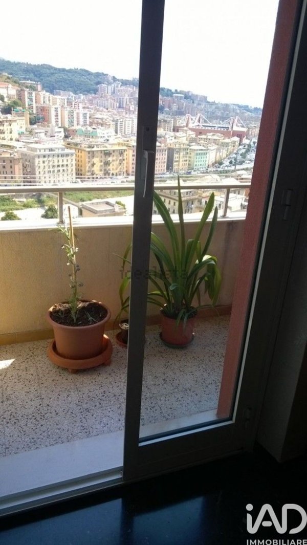 appartamento in vendita a Genova in zona Staglieno