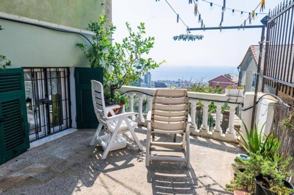 casa indipendente in vendita a Genova in zona Apparizione