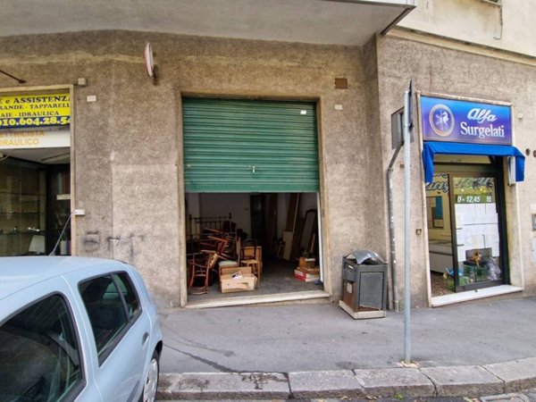 negozio in vendita a Genova in zona Sampierdarena