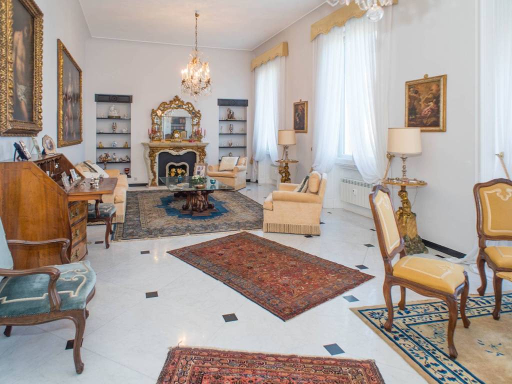 appartamento in vendita a Genova in zona Castelletto