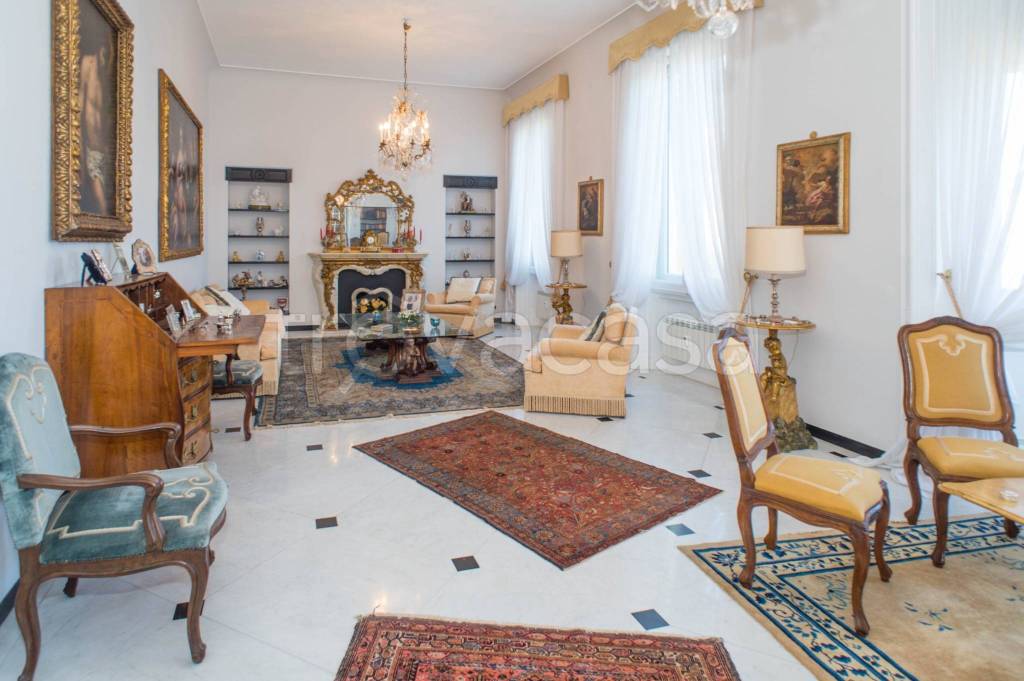 appartamento in vendita a Genova in zona Castelletto