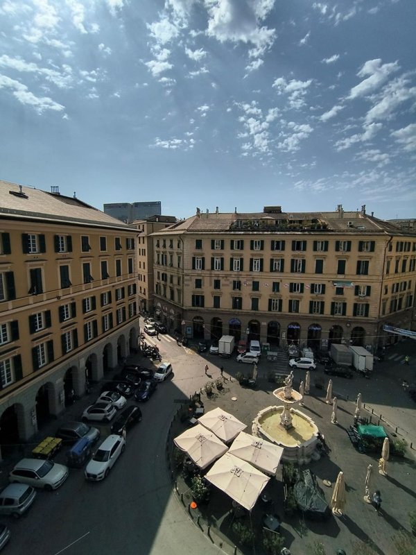appartamento in vendita a Genova in zona Portoria / Piccapietra