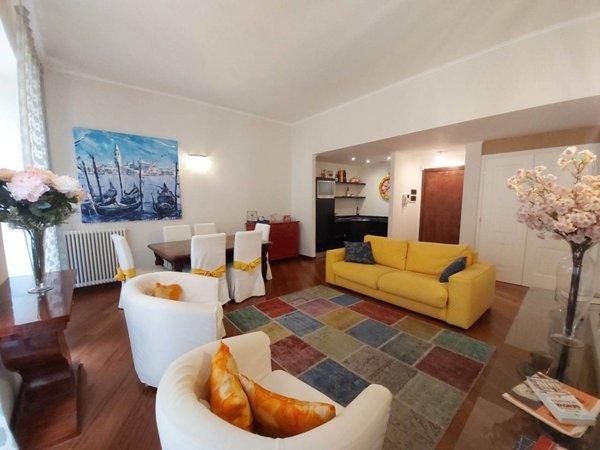appartamento in vendita a Genova in zona Sottoripa / Maddalena / Molo