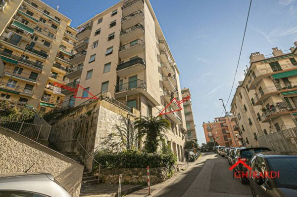 appartamento in vendita a Genova in zona Sestri Ponente