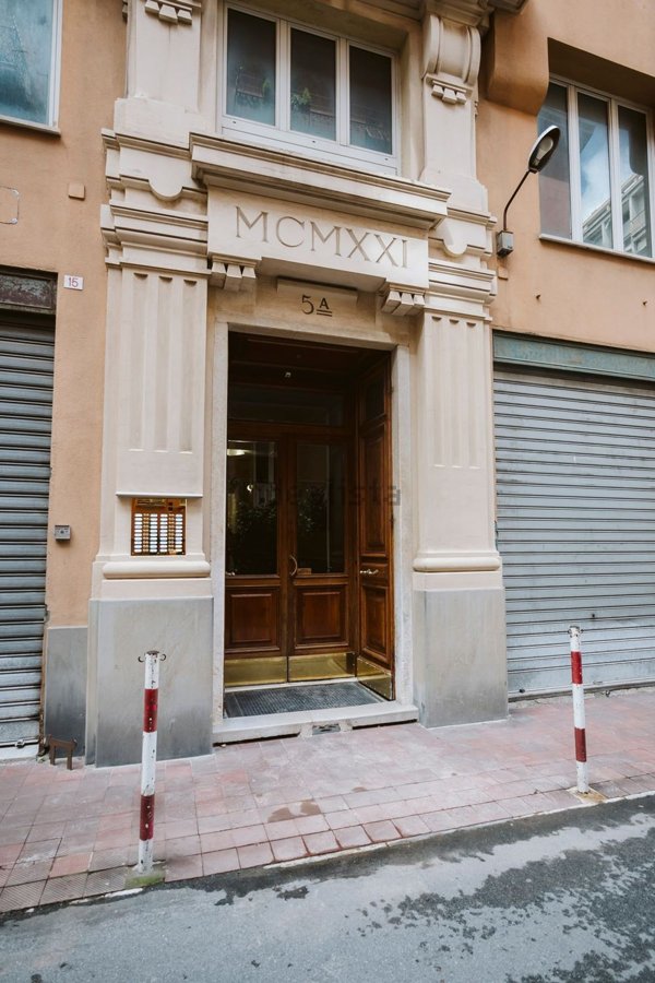 appartamento in vendita a Genova in zona Carignano