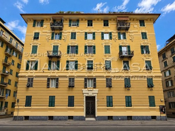 appartamento in vendita a Genova in zona Foce