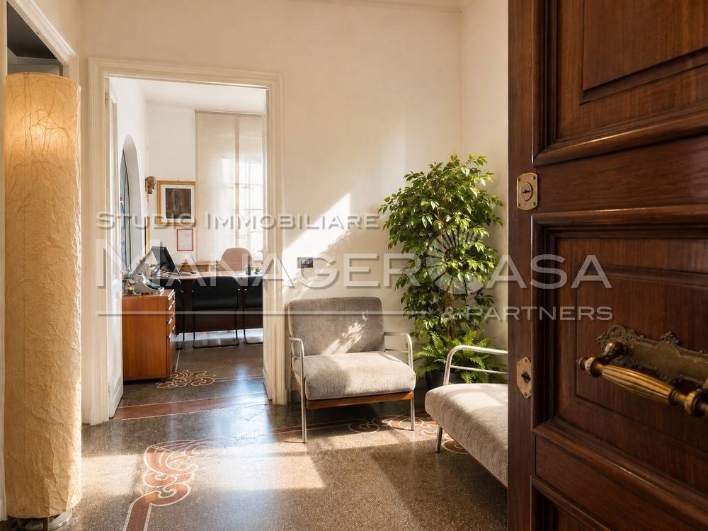 appartamento in vendita a Genova in zona Foce
