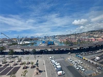 appartamento in vendita a Genova in zona Sottoripa / Maddalena / Molo
