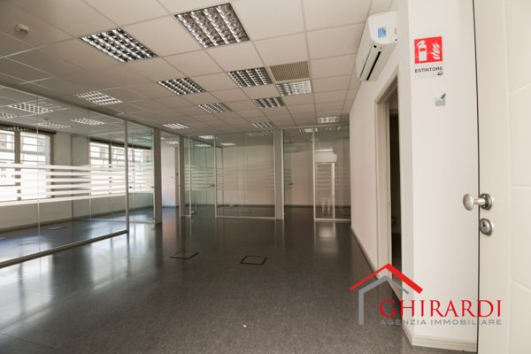 ufficio in vendita a Genova in zona Sestri Ponente