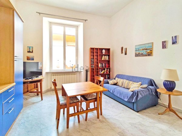 appartamento in vendita a Genova in zona Sottoripa / Maddalena / Molo