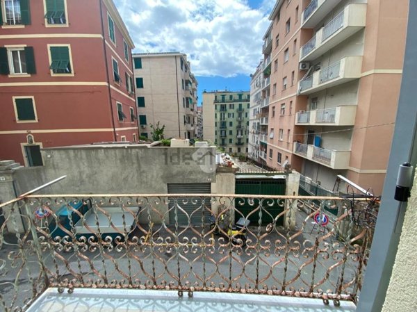 appartamento in vendita a Genova in zona Staglieno